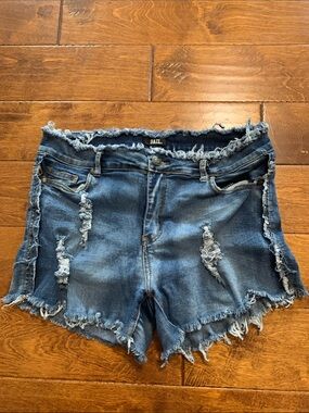 Women's Frayed Hem Distressed Jean Shorts
